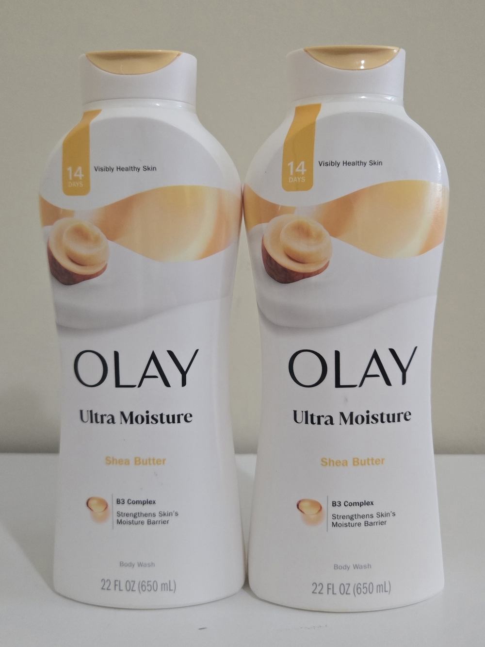 New OLAY Set Ultra Moisture Shea Butter Body Wash, 2 Bottles 22oz Ea
